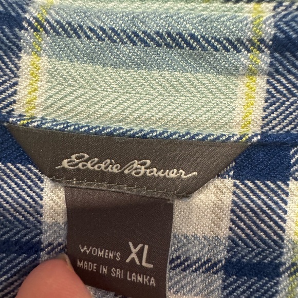 Green super soft Eddie Bauer flannel - Picture 2 of 3